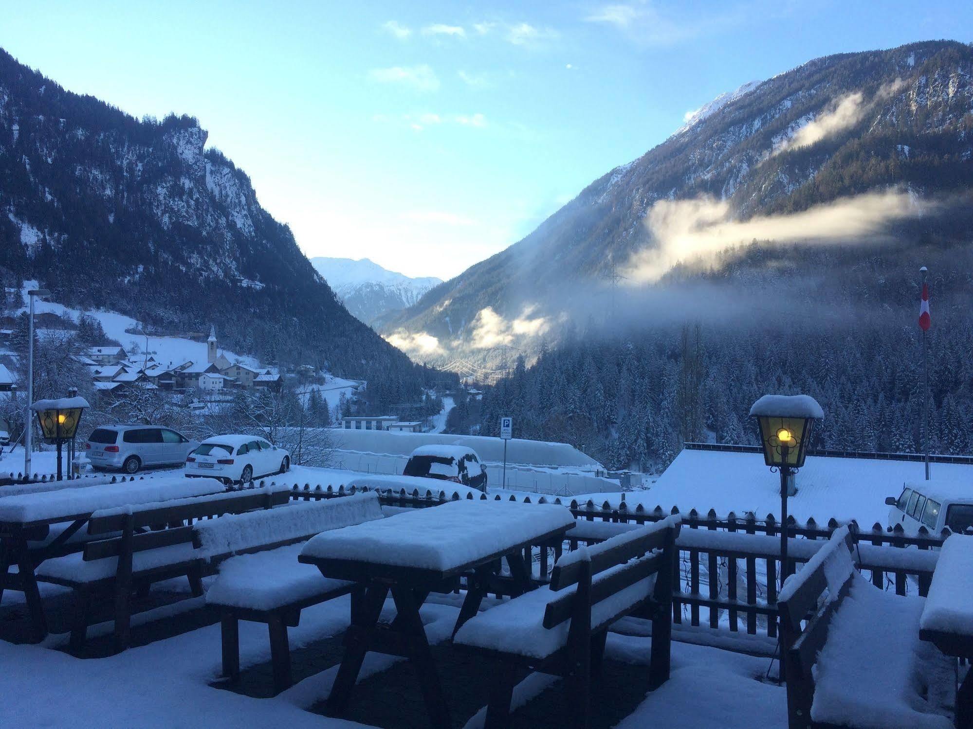 Hotel Schoental Filisur Bagian luar foto
