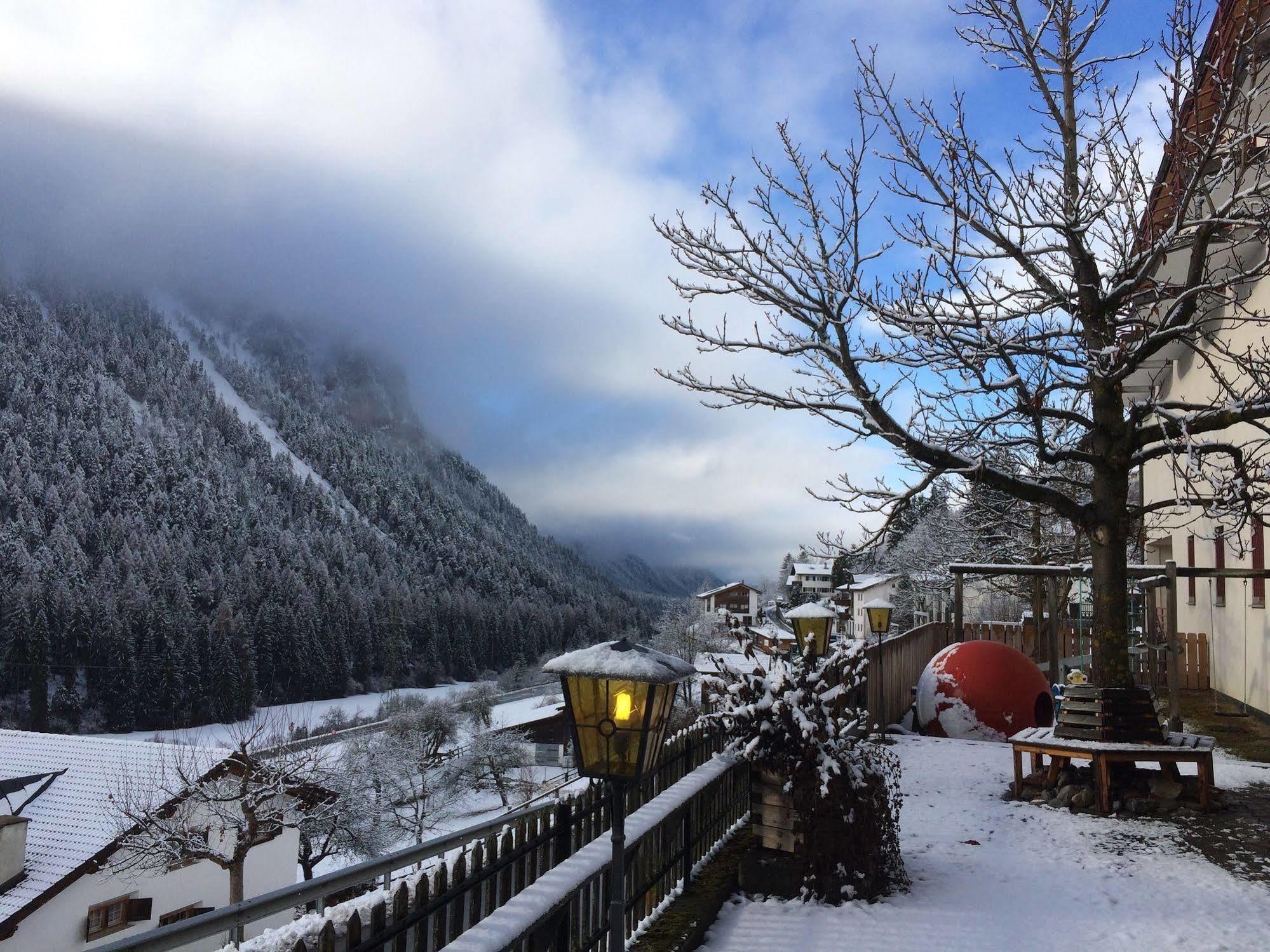Hotel Schoental Filisur Bagian luar foto